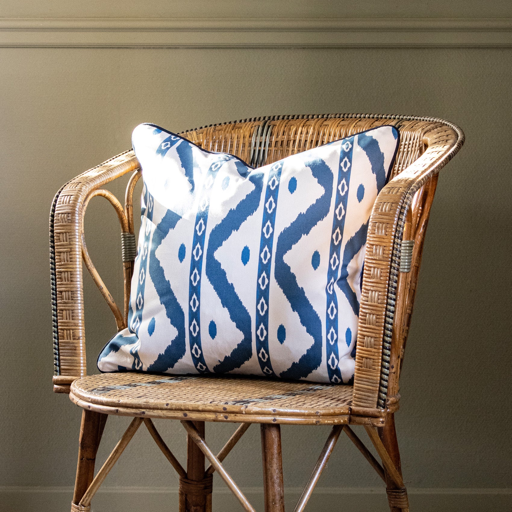 Tapis Noir Blå Bølget Pude Cushion Beige