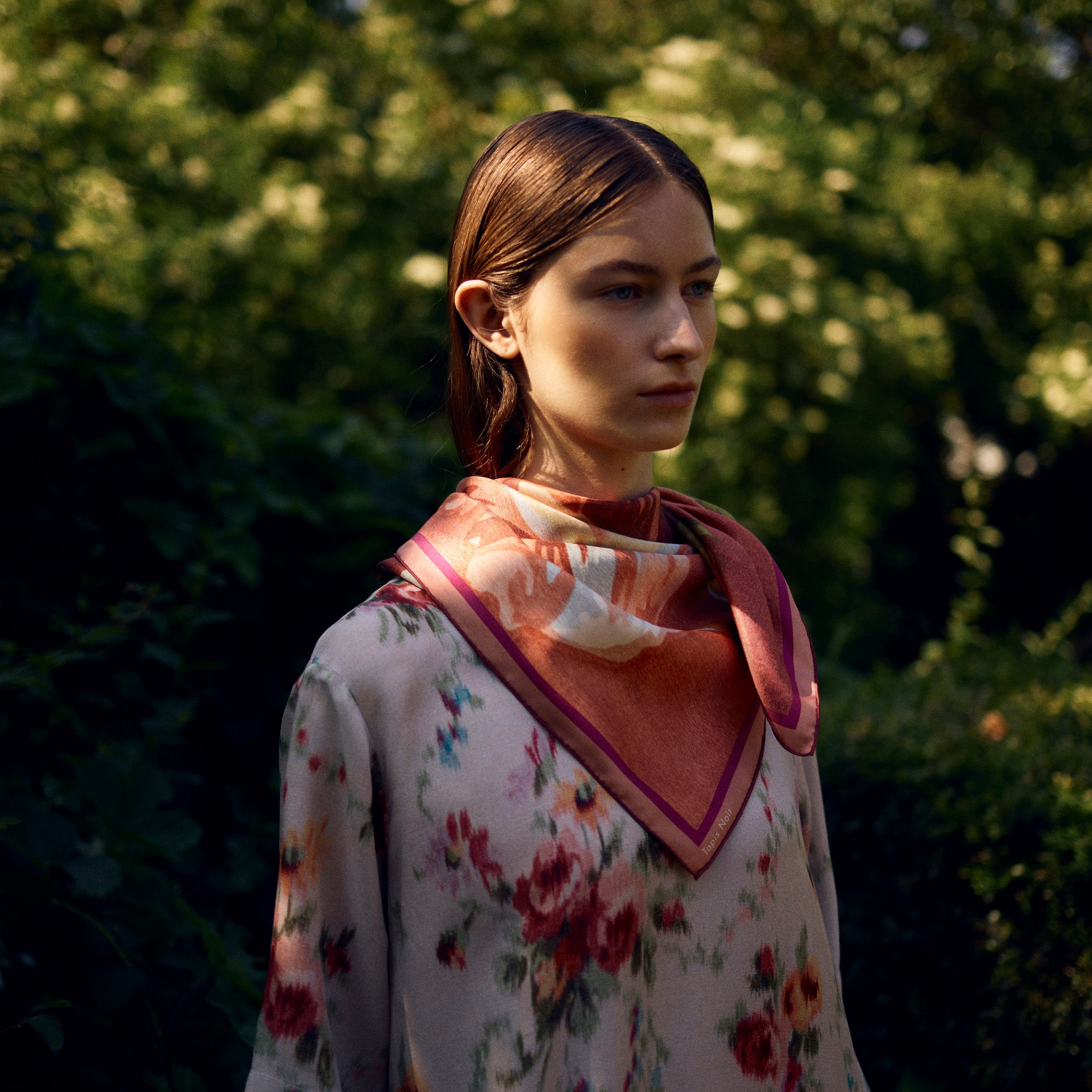 Tapis Noir Klassisk Evenlyn Tørklæde Classical Rød