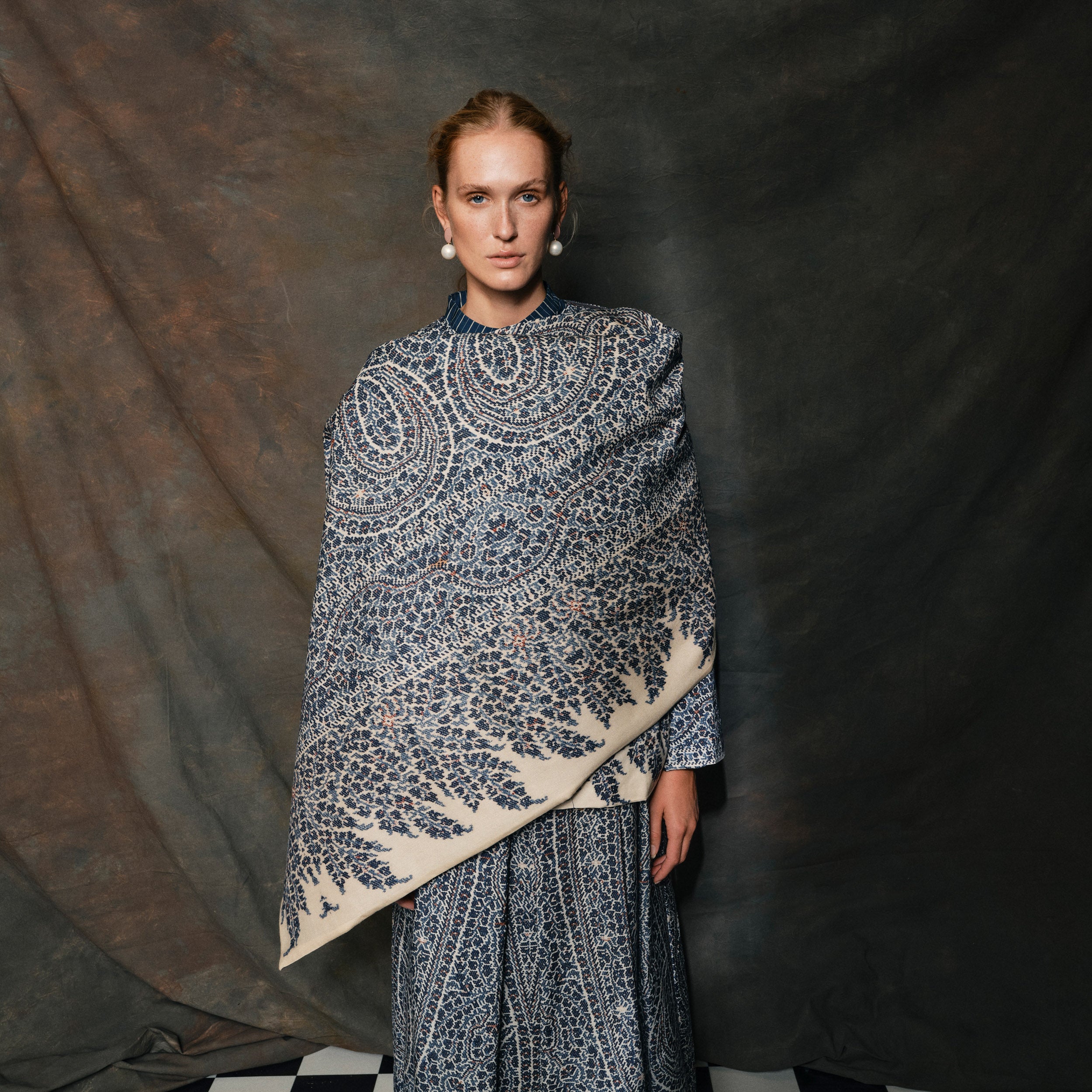 Tapis Noir Dru Kappe - Blå paisley Cape Mørkeblå