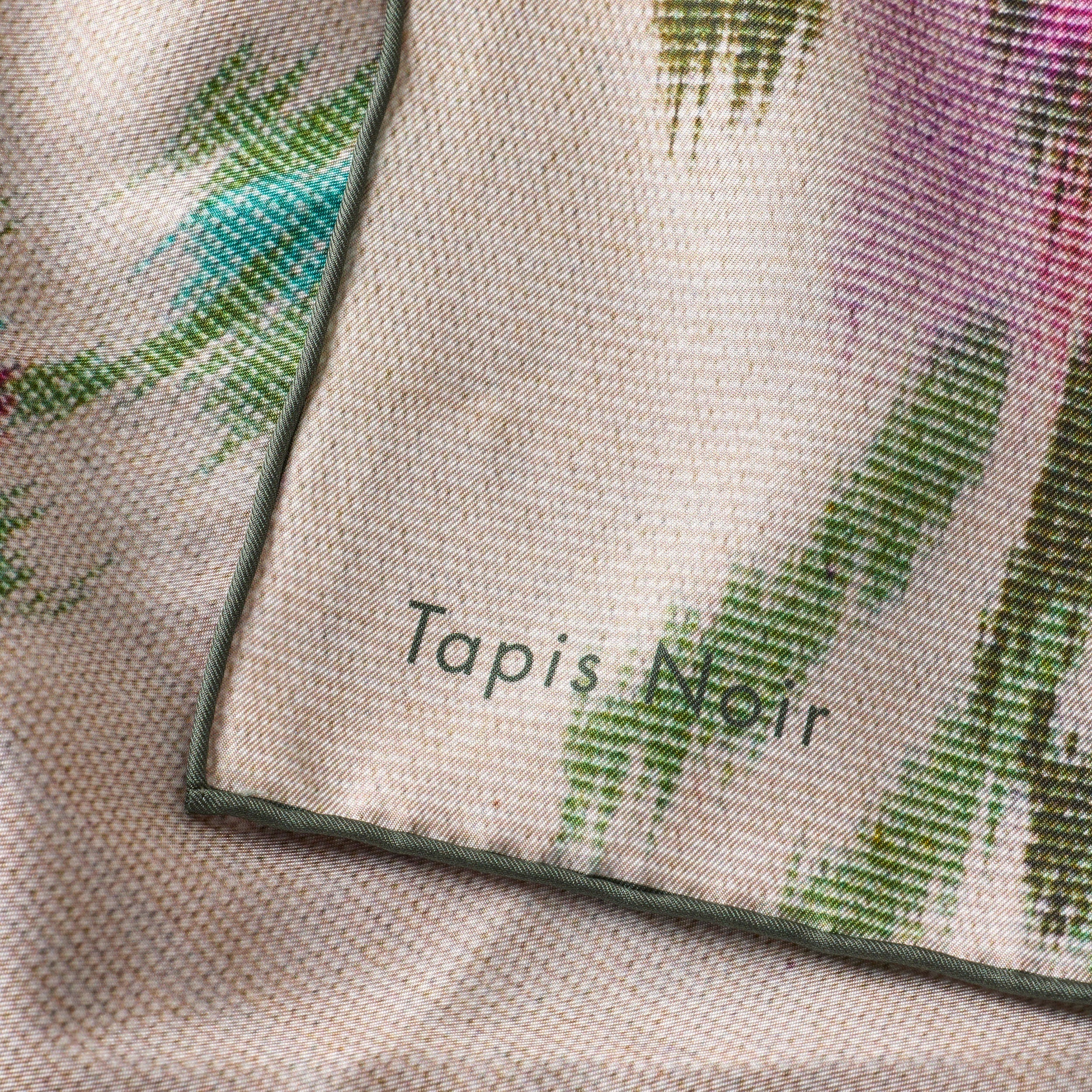 Tapis Noir Klassisk Hvidt Blomstret Tørklæde Classical Hvid