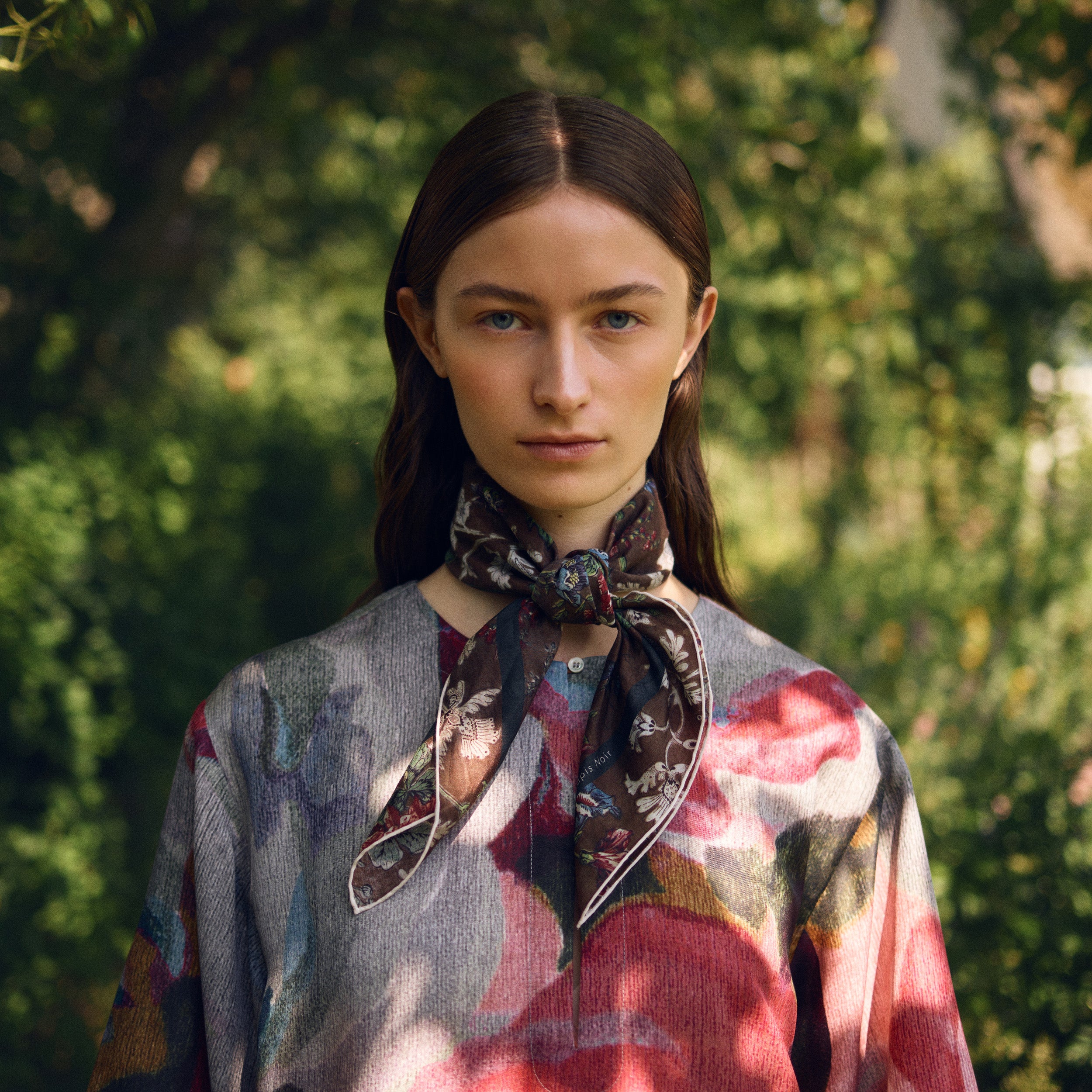 Tapis Noir Let Lille Eliza Tørklæde Light Small (67x67cm) Brun