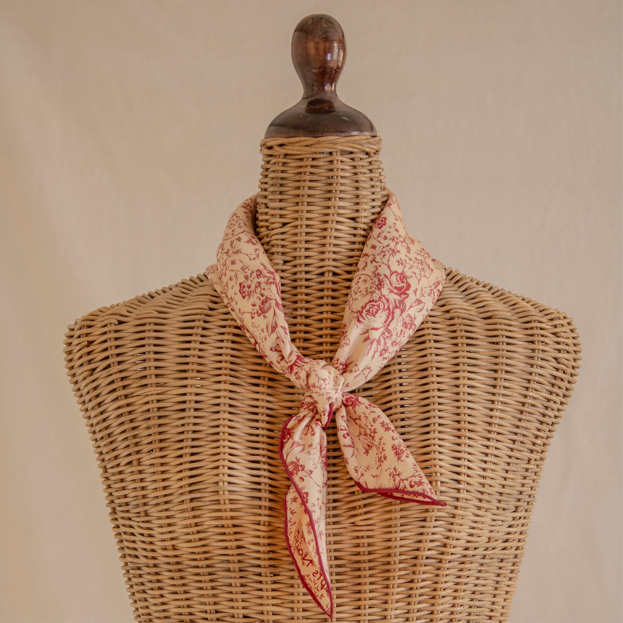 Tapis Noir Lille Klassisk Pink Toile Tørklæde Small Classical Rød