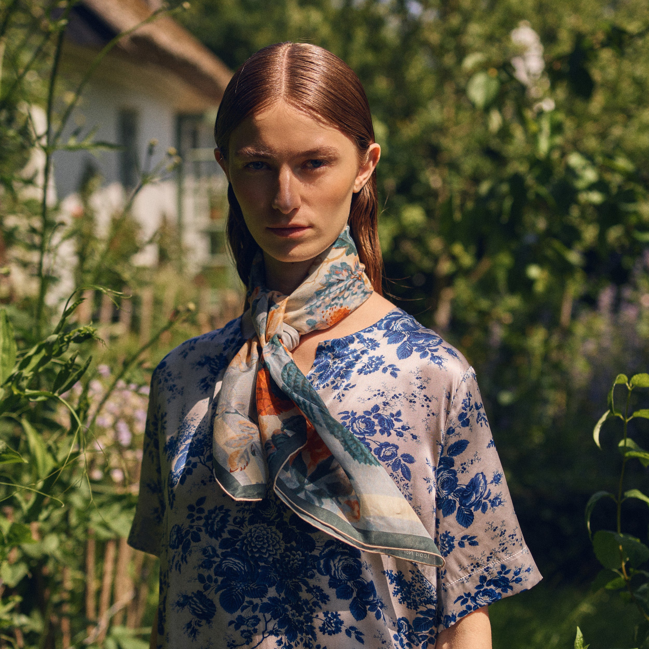 Tapis Noir Let Elaine Tørklæde Light (85x85cm) Mørkeblå