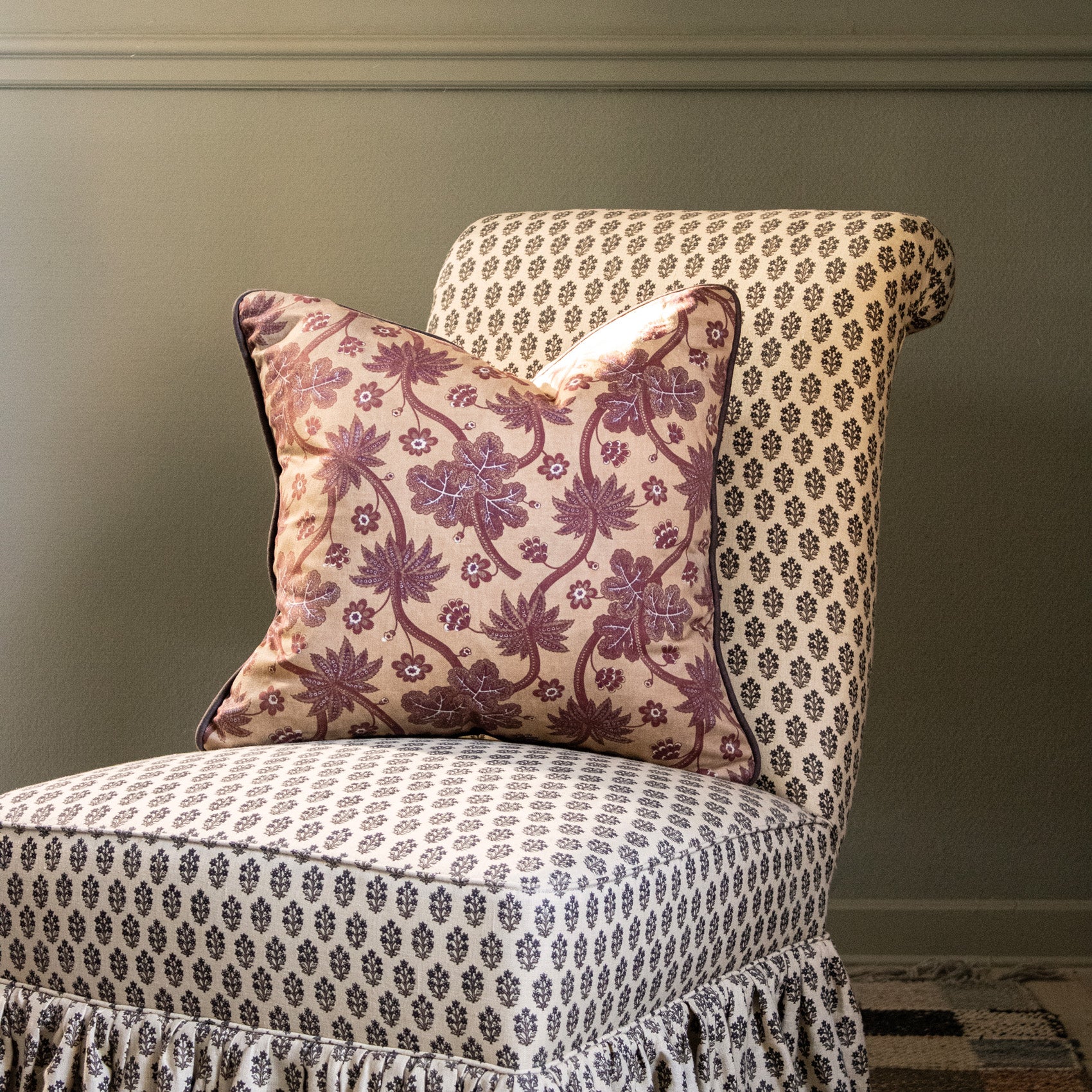 Tapis Noir Brun Blomstret Pude Cushion Beige