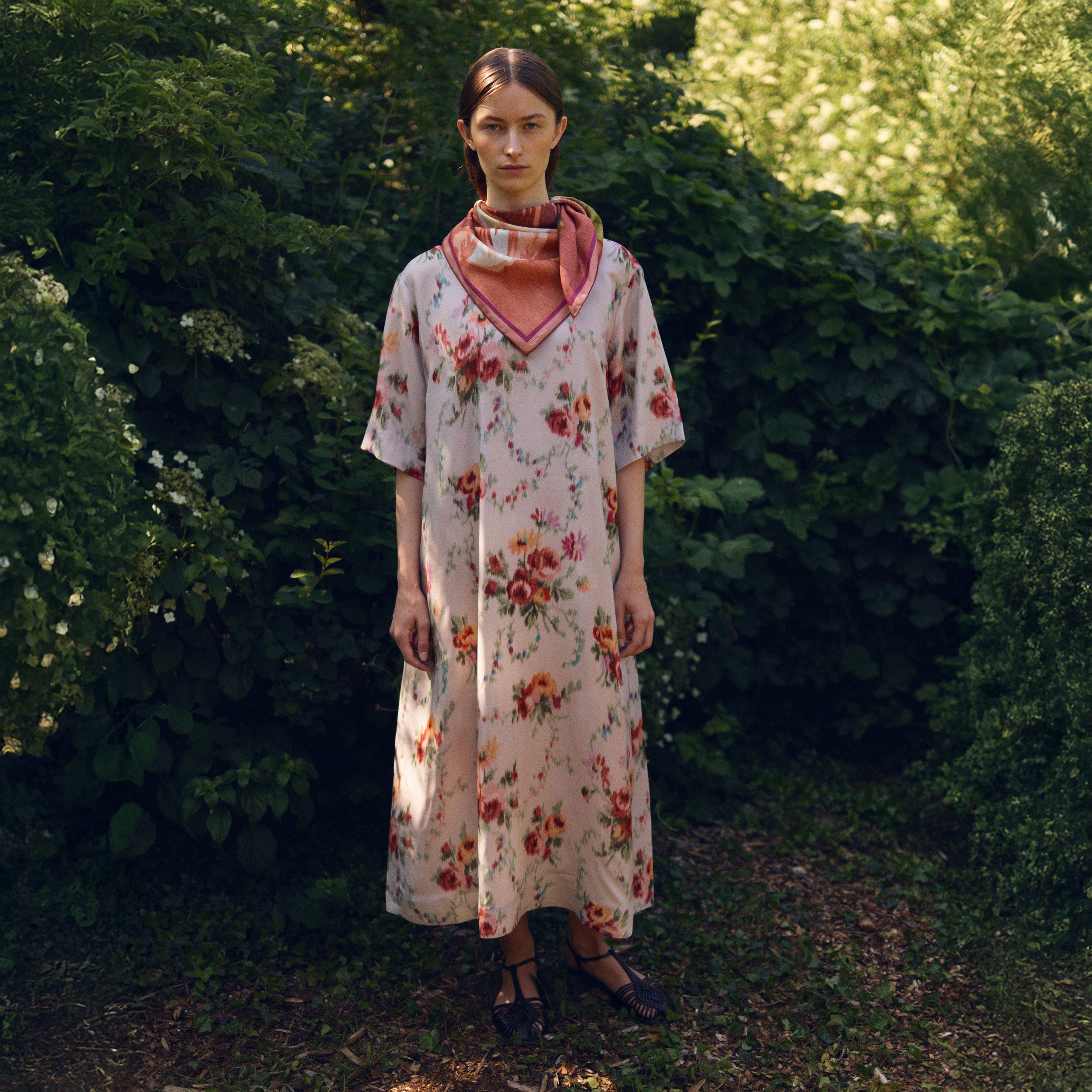 Tapis Noir Klassisk Evenlyn Tørklæde Classical Rød