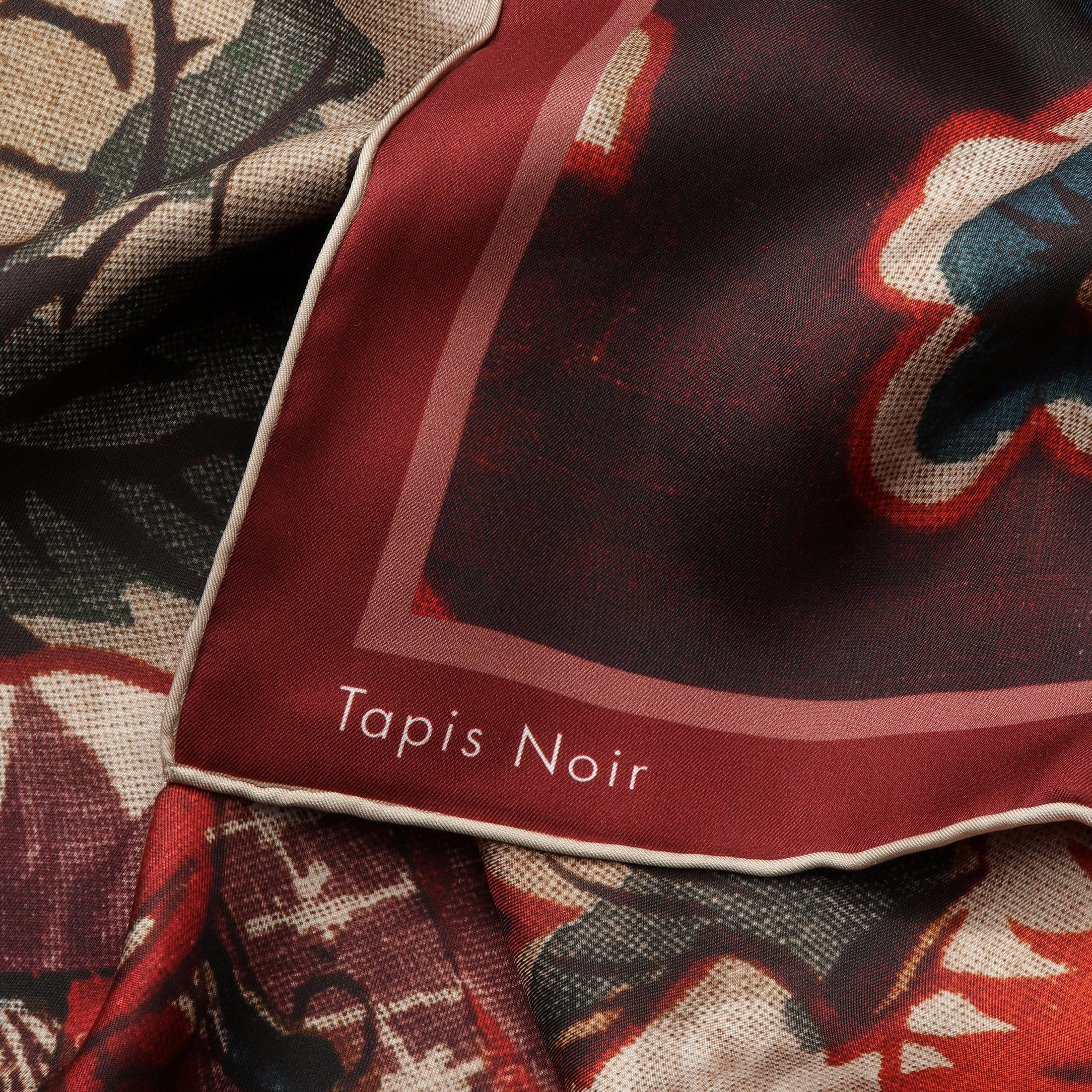 Tapis Noir Klassisk Mørkt Blomstret Tørklæde Classical Bordeaux