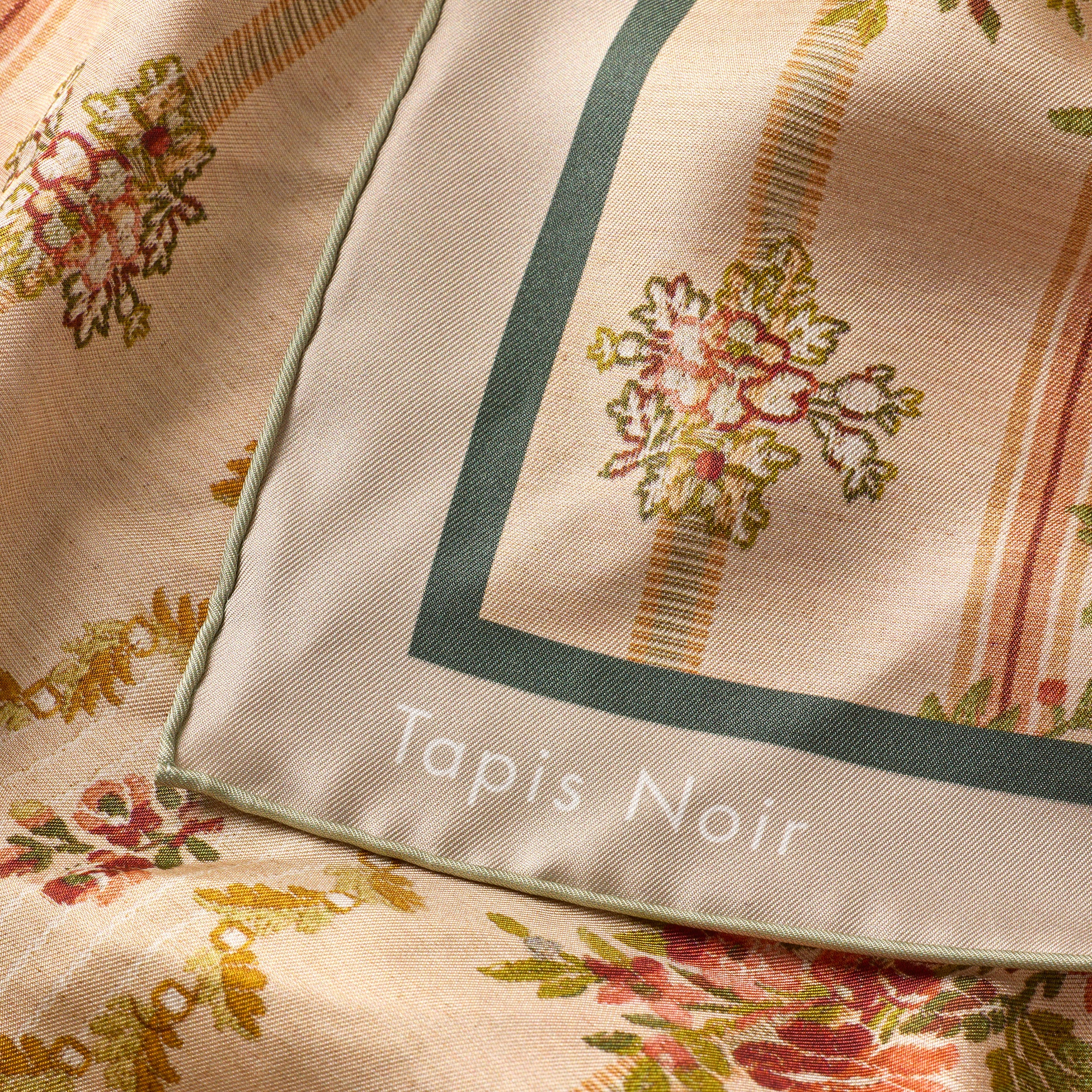 Tapis Noir Klassisk Pastel Stribet Tørklæde Classical Beige