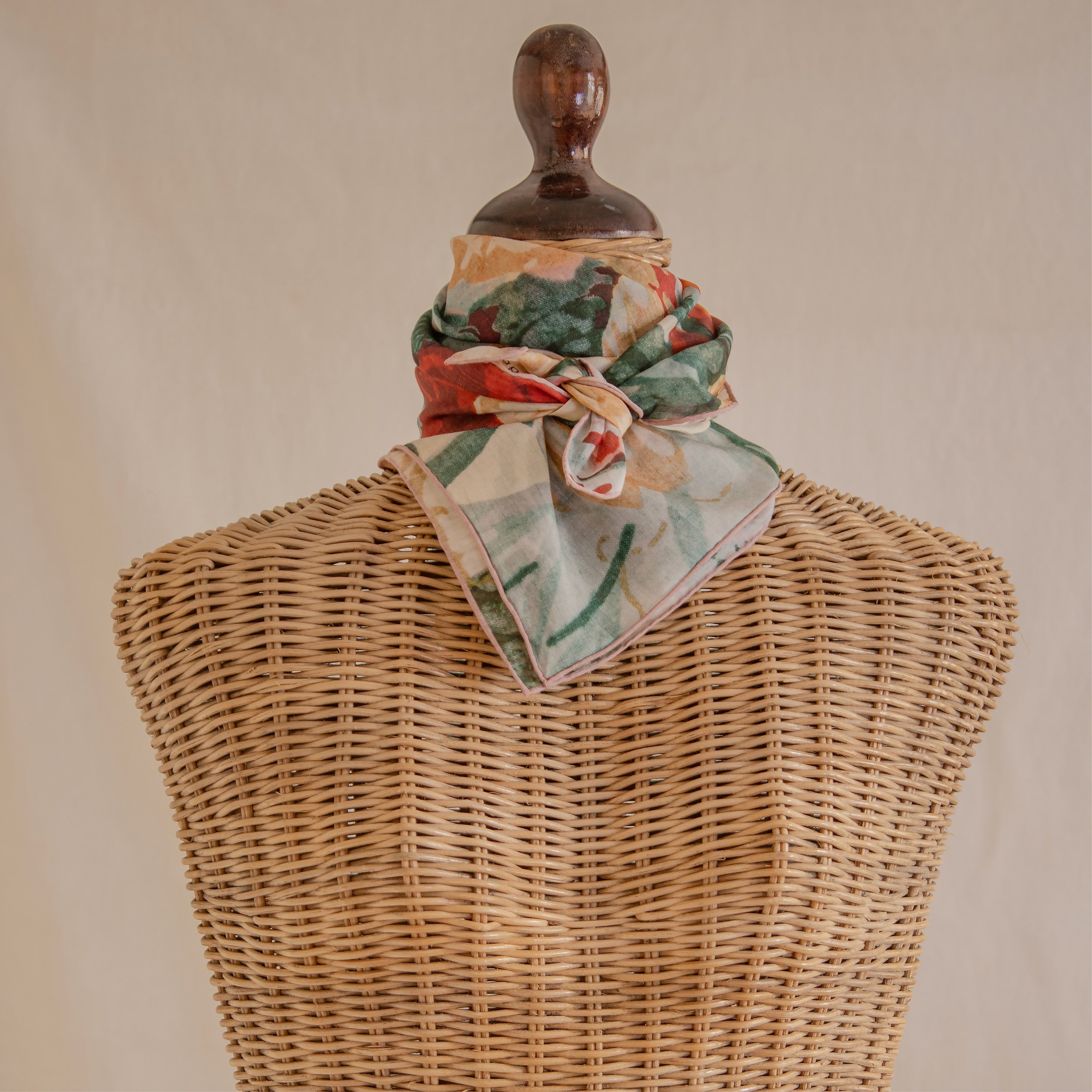 Tapis Noir Let Multifarvet Blomstret Tørklæde Light Flerfarvet