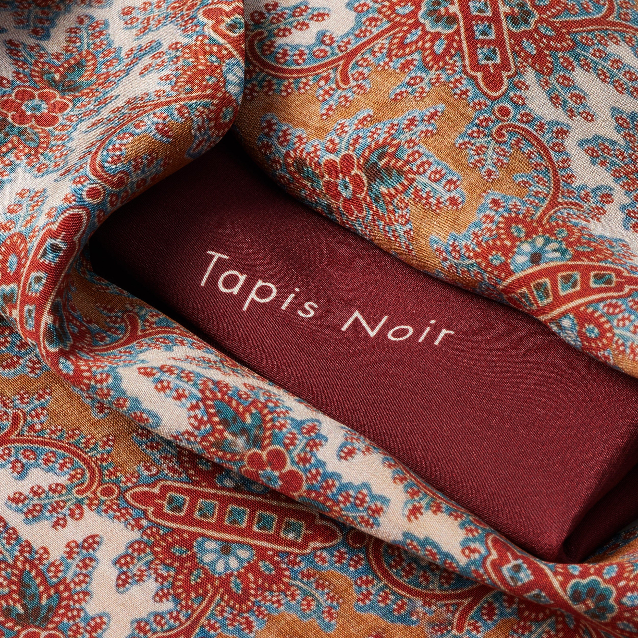 Tapis Noir Smalt Danica Tørklæde Slim Rød