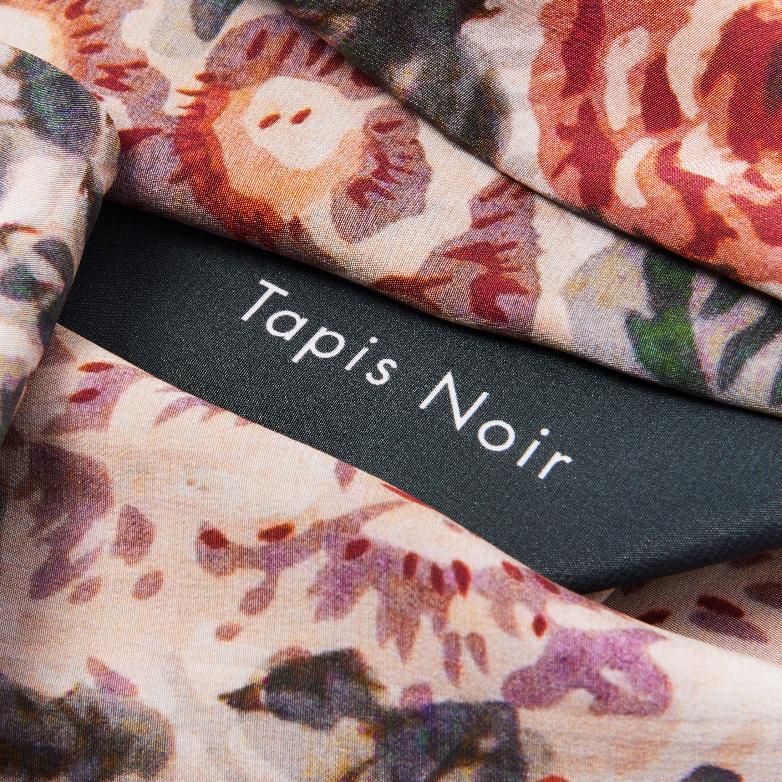 Tapis Noir Smalt Varmt Blomstret Tørklæde Slim Flerfarvet