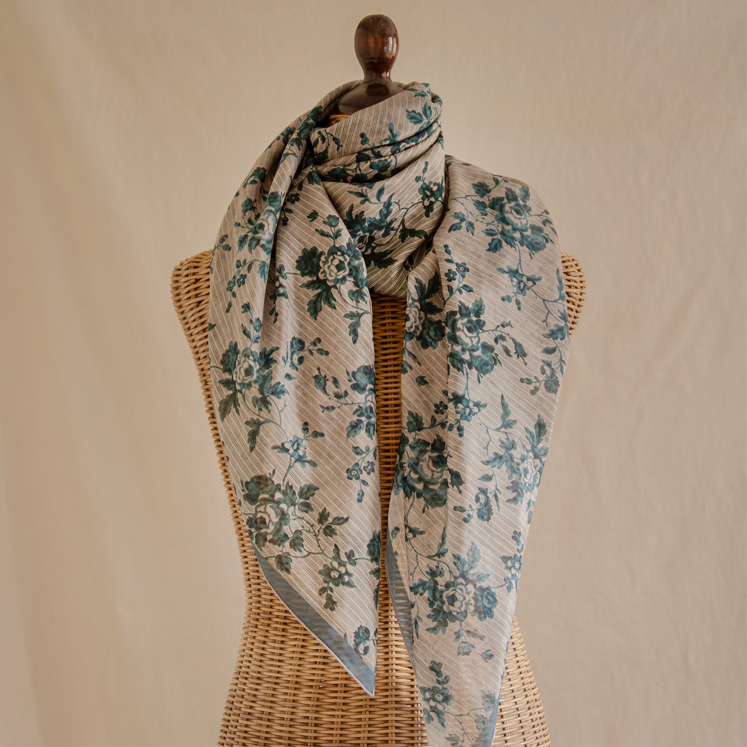 Tapis Noir Stort Let Blåt Stribet Tørklæde Light Large Mørkeblå